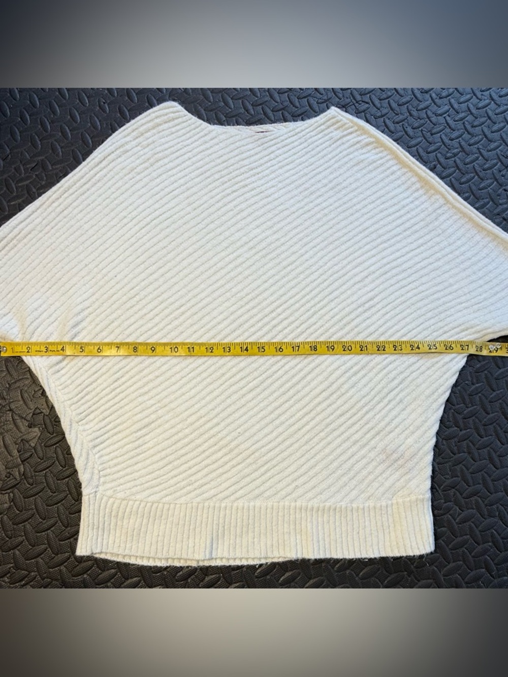 Jennifer Lopez Cream Diagonal-Textured Batwing Sweater Size XL - Picture 5 of 9